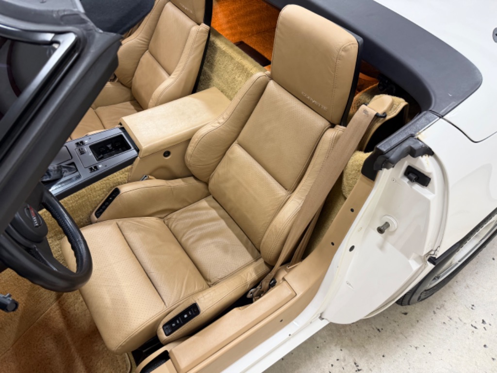 1987 Chevrolet Corvette - Photo 11