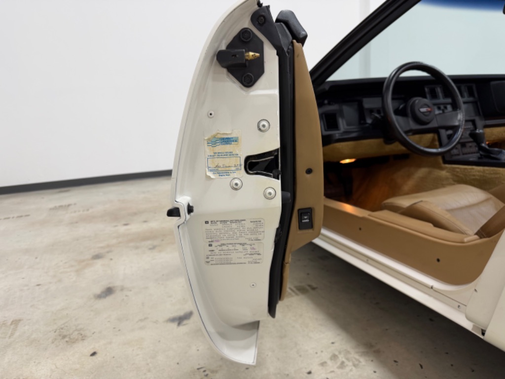 1987 Chevrolet Corvette - Photo 9