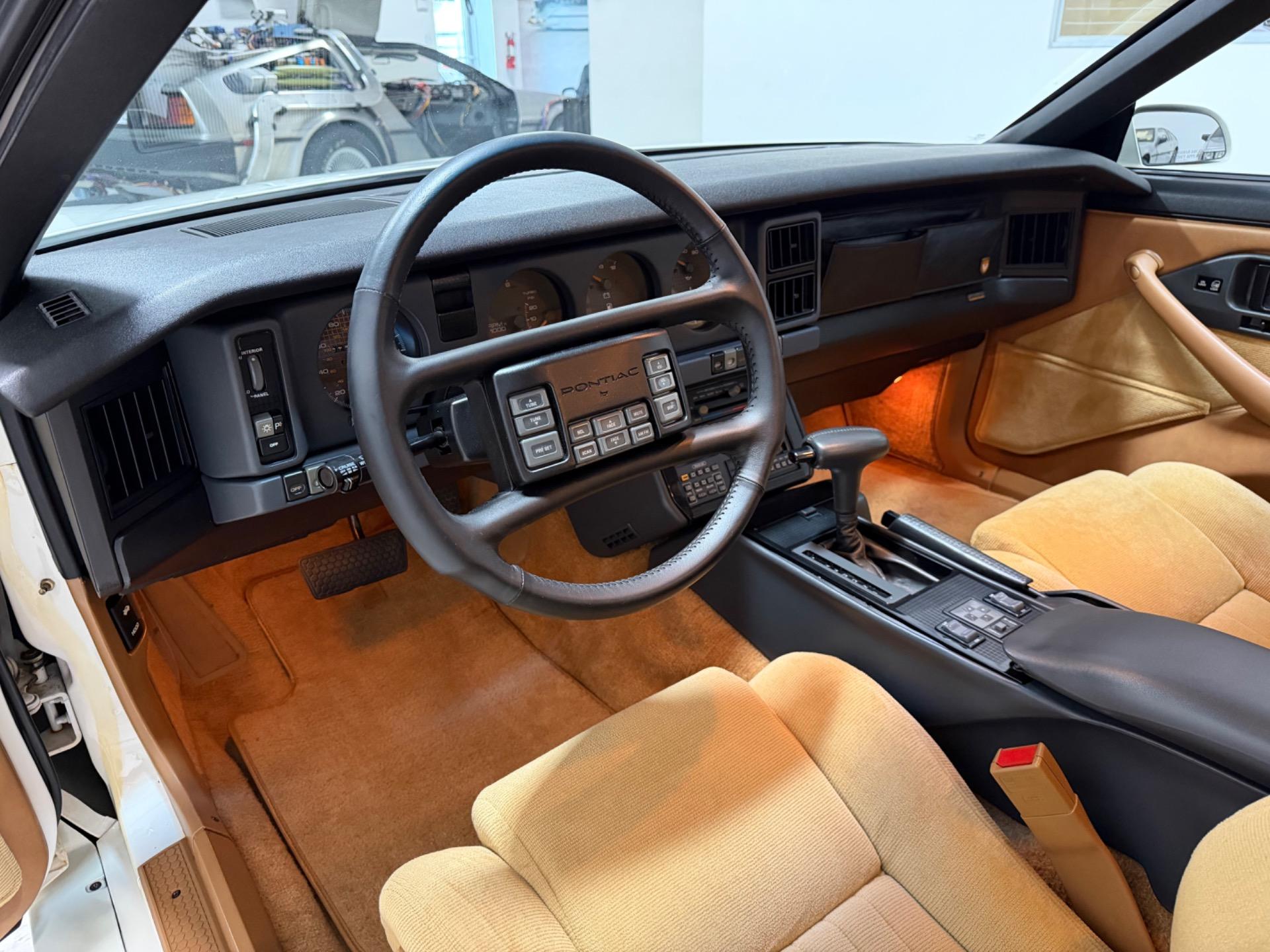 1989 Pontiac Firebird - Photo 11